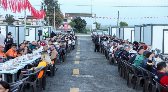 Yakutiye Belediyesi, Hatay’daki depremzedelere iftar verdi