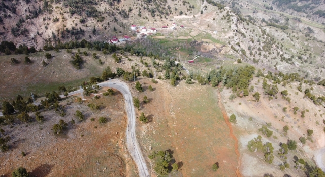 Kahramanmaraş’taki depremler Göksun’da yüzey kırıkları ve çökmelere neden oldu