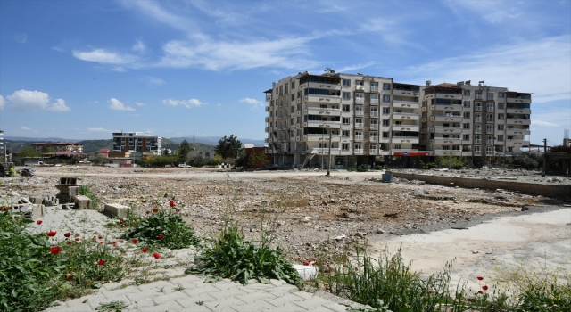Nurdağı’nda acil yıkım kararı verilen binalardaki çalışmalar tamamlandı