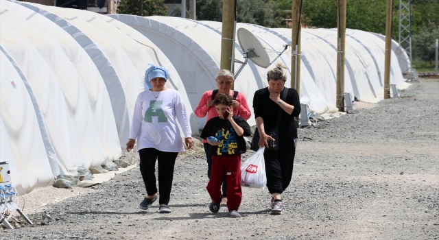 İskenderun’a çadır kent kuran İzmirli gönüllüler, afetzedelere gıda tedariki de sağlıyor