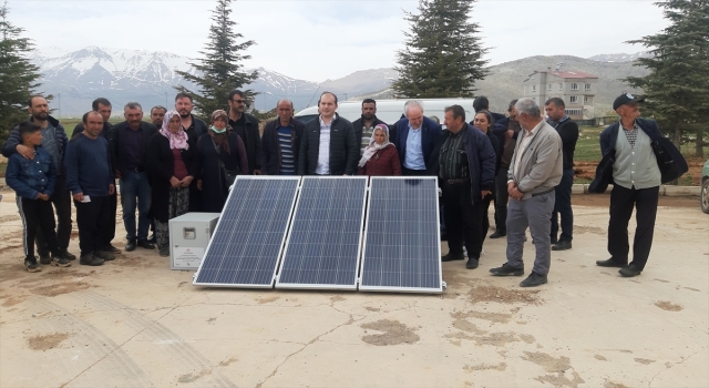Adana Tufanbeyli’de 33 besiciye güneş enerjisi paneli dağıtıldı