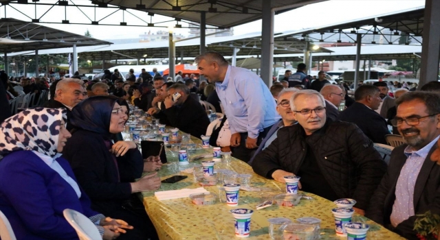 Kozan Belediyesi iftar programı düzenledi