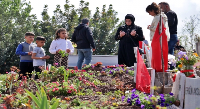 Osmaniye’de bayram arifesinde şehitlik ve mezarlıklar ziyaret edildi