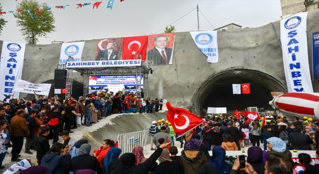 Eski Adalet Bakanı Gül, tünel temel atma töreninde konuştu: