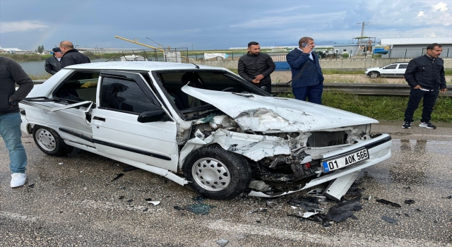 Adana’da 3 aracın karıştığı kazada 11 kişi yaralandı