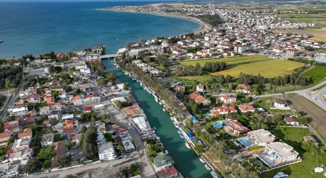 Depremden etkilenen Arsuz’da hasar gören turistik tesisler onarılıyor