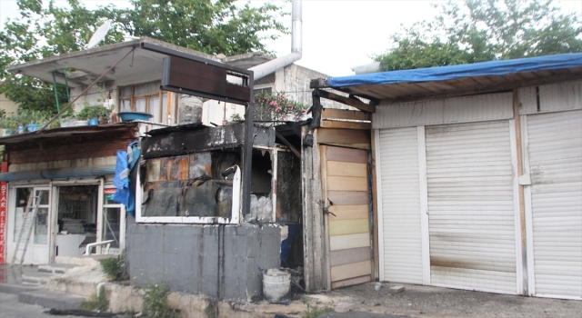 Serik’te kokoreççide çıkan yangın söndürüldü