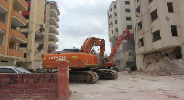 Osmaniye’de 10 bin ağır hasarlı bina 90 günde yıkılacak