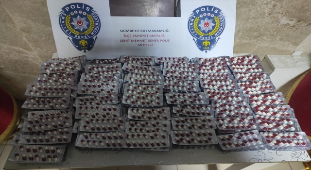 Adana’da 3 bin 246 uyuşturucu hap bulunan otomobildeki 2 kişi tutuklandı