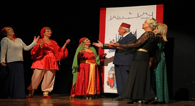 ”Kuyruklu Yıldız Altında Bir İzdivaç” tiyatro oyunu sahnelendi