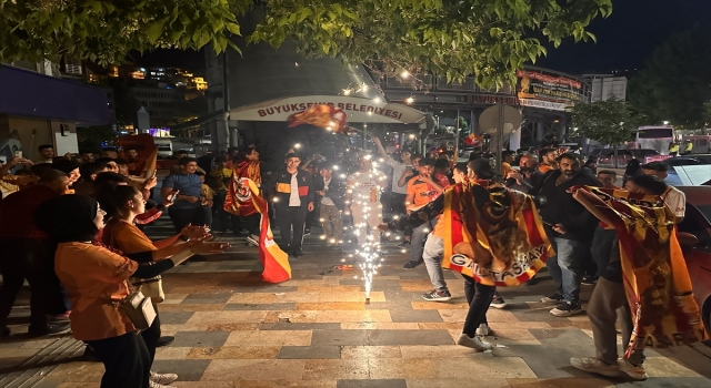 Galatasaray’ın şampiyonluğu kutlanıyor