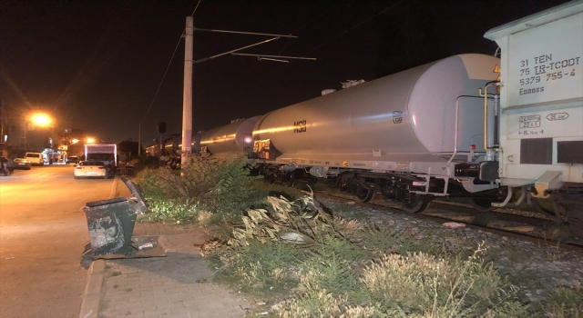 Adana’da trenin çarptığı kişi ağır yaralandı