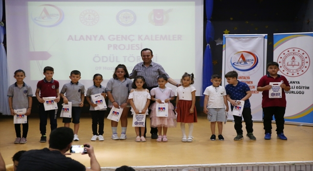 Alanya’da Genç Kalemler Projesi’nde başarılı 138 öğrenciye ödül verildi
