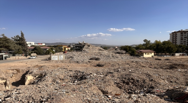 Kahramanmaraş’ta Ebrar Sitesi’nde ağır hasar alan blokların yıkımı tamamlandı