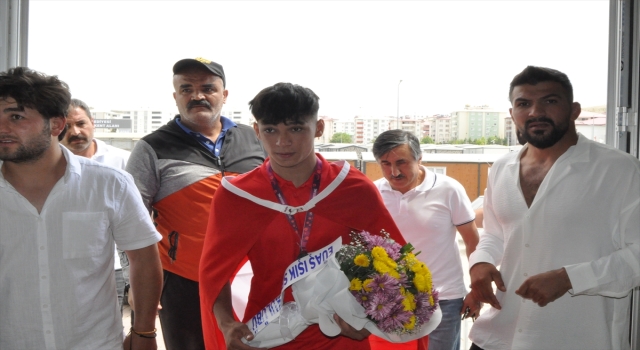 Milli güreşçi Remzi Temur, Afşin Belediye Başkanı Güven’i ziyaret etti