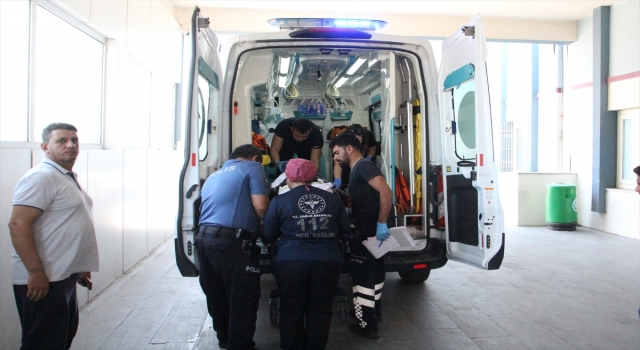 Antalya’da otomobilin çarptığı 2 çocuk yaralandı