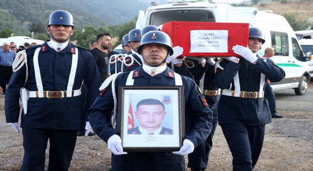 Afyonkarahisar’da kazada şehit olan Astsubay Mustafa Tatlı, Kahramanmaraş’ta son yolculuğuna uğurlandı