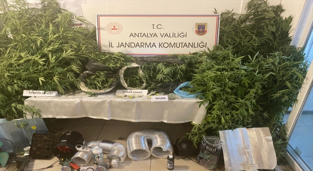 Antalya’da uyuşturucu operasyonunda 4 kişi yakalandı