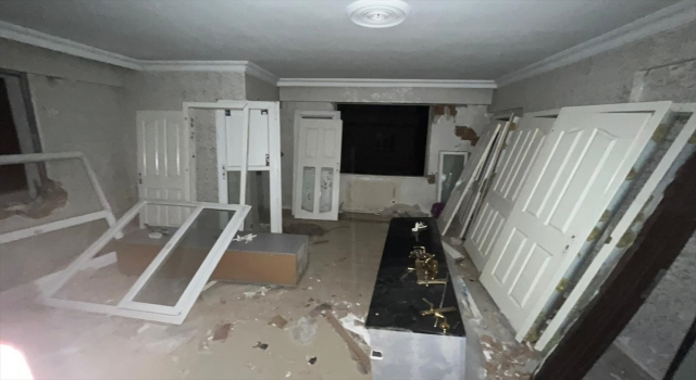 Hatay’da hasarlı evlerden hırsızlık yapan 5 şüpheli İHA ile tespit edildi