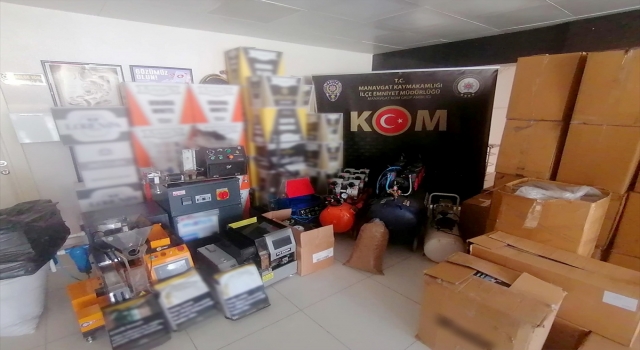 Antalya’da kaçakçılık operasyonunda 3 şüpheli yakalandı