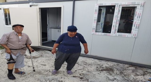 Samandağ Kaymakamlığı ihtiyaç sahibi engelli vatandaşa konteyner verdi