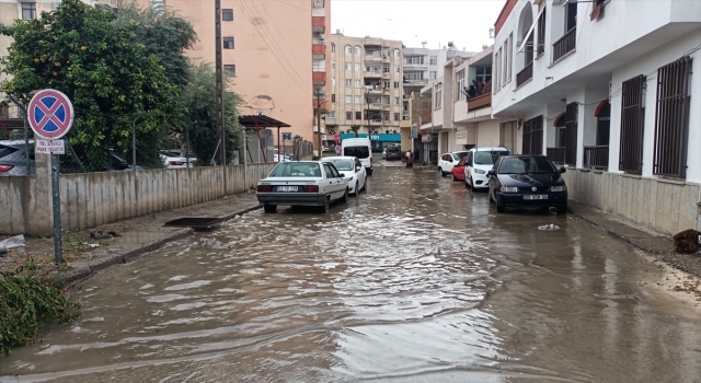 Silifke’de sağanak hayatı olumsuz etkiledi