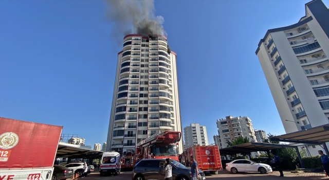 Mersin’de 18 katlı binada çıkan yangın kontrol altına alındı