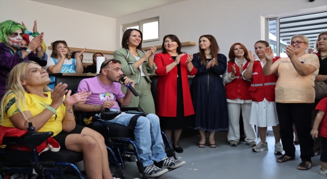 Adana’da ”Yaza Elveda Partisi” düzenlendi