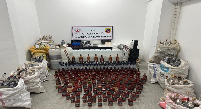 Antalya’da kiraladığı evde sahte alkol üreten şüpheli yakalandı
