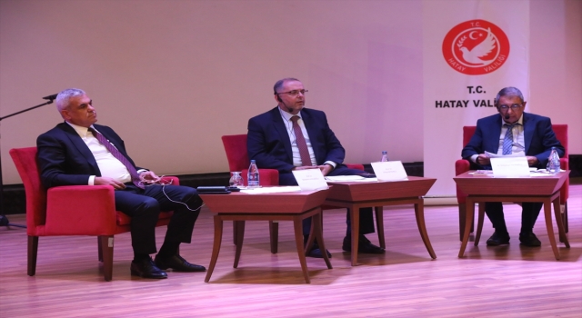 ”Cumhuriyet’in 100. yılında Hatay” sempozyumu gerçekleştirildi