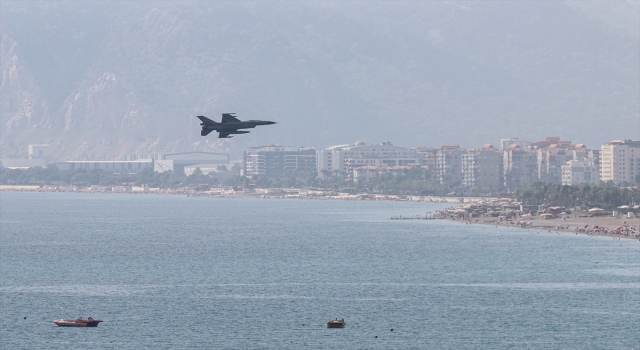 Antalya’da Cumhuriyet’in 100. yılı kutlamaları kapsamında 2 F16 prova uçuşu yaptı
