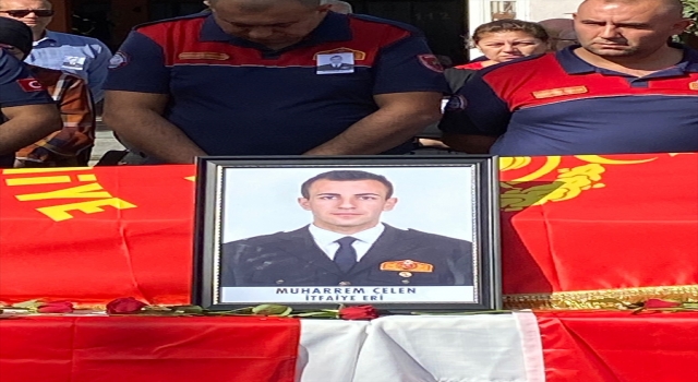 Burdur’da ağaca çarpan otomobildeki genç itfaiye eri hayatını kaybetti