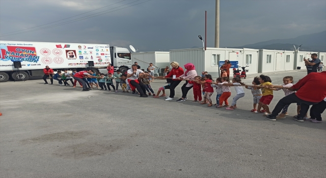 Osmaniye’de depremzede çocuklara geleneksel oyunlar oynatıldı
