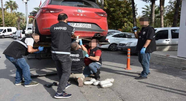 Mersin’de otomobilin tamponuna gizlenmiş 8 kilo 736 gram esrar ele geçirildi