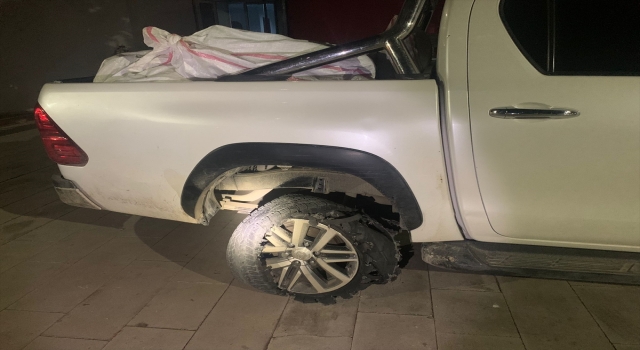 Adana’da lastiklerine ateş edilerek durdurulan pikaptan 122 kilo 300 gram skunk çıktı