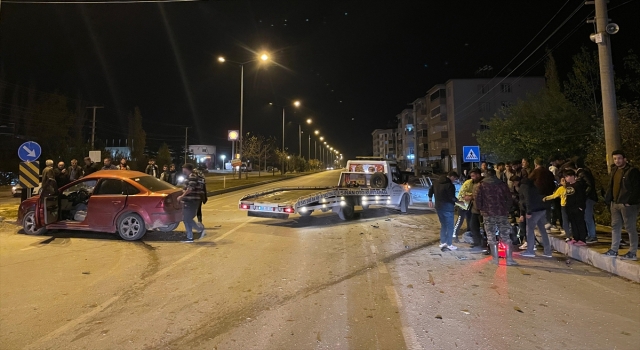Kahramanmaraş’ta otomobil ile çarpışan motosikletteki 2 kişi ağır yaralandı