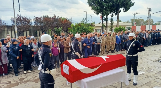 Hatay’da mesaiden dönen polis, trafik kazasında yaşamını yitirdi