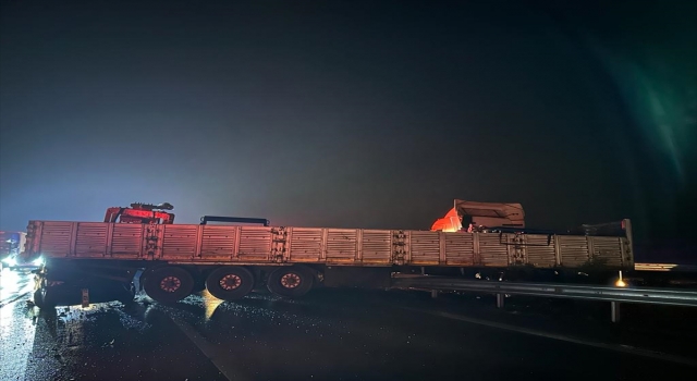 Gaziantep’te kaza yapan tıra çarpan otomobil sürücüsü öldü