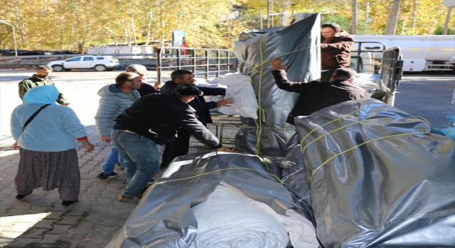 Adana’da besicilere yaşam çadırı desteği yapıldı