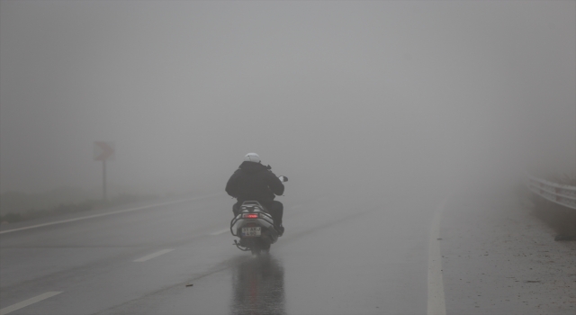 Hatay’da sis nedeniyle görüş mesafesi düştü