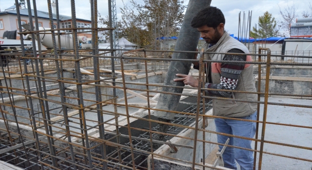 Kahramanmaraş’ta ”Yerinde Dönüşüm Projesi” kapsamında evlerin yapımı sürüyor