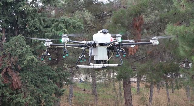 Burdur’da tarım lisesi öğrencileri zirai dron eğitim alıyor
