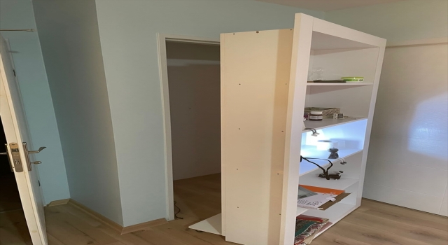 Osmaniye’de firari FETÖ hükümlüsü, kitaplık şeklinde düzenlenen gizli bölmede yakalandı