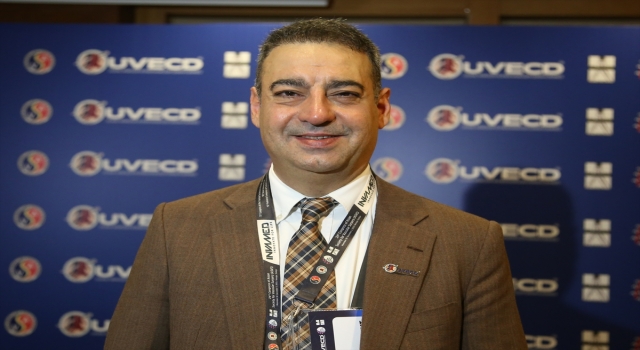 Prof. Dr. Hakkı Tankut Akay: Şah damarı tıkanıklığı ölüm riskini artırıyor