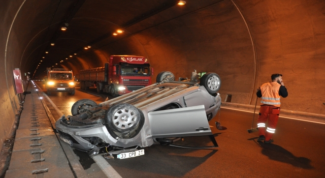 Mersin’de 2 otomobil çarpıştı, 3 kişi yaralandı
