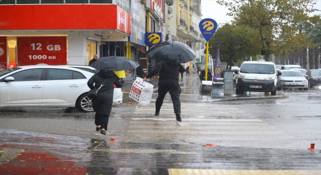 Kahramanmaraş’ta kuvvetli sağanak yaşamı olumsuz etkili oluyor