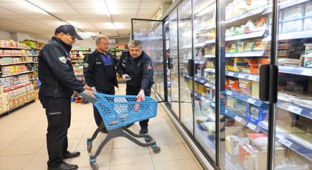 Silifke’de zincir marketler denetlendi