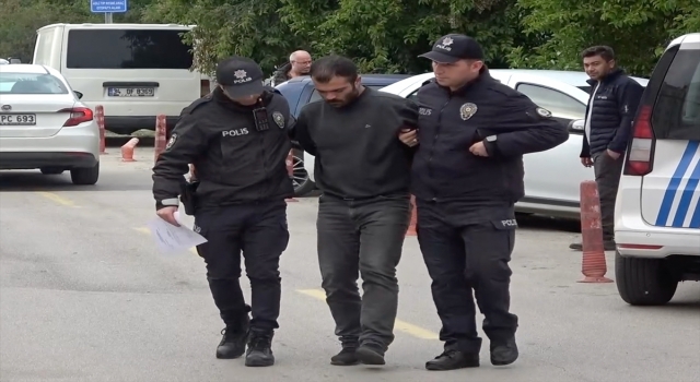 Adana’da bağırarak çevreye rahatsızlık veren ve ruhsatsız silahla yakalanan zanlı tutuklandı