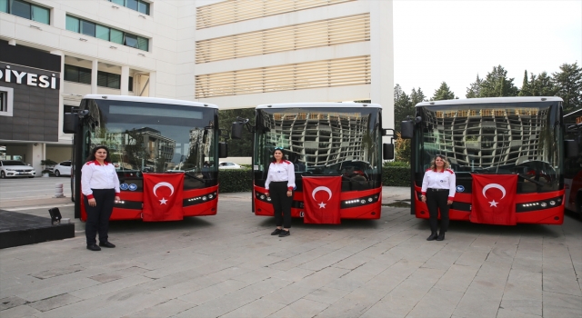 Antalya Büyükşehir Belediyesi toplu taşıma filosuna 20 yeni otobüs kattı
