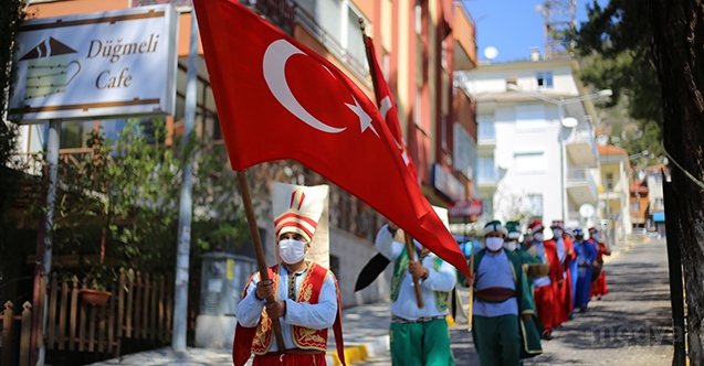 Akseki&#039;de mehter takımından vatandaşlara “evde kal“ çağrısı